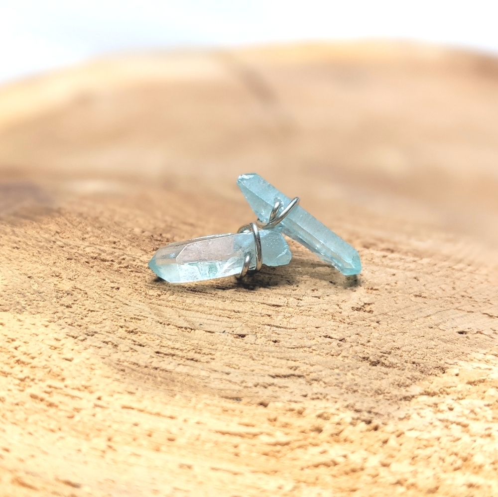 🎉🎉10/$25 Blue Quartz Crystal Stud Earrings Natural Gemstone